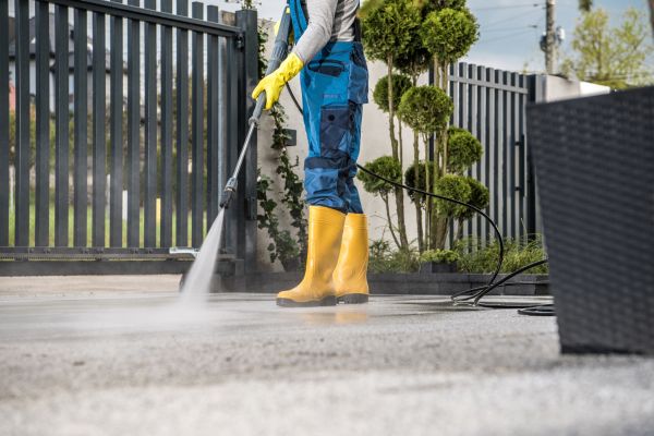 Cost of Driveway Power Washing in Costa Mesa