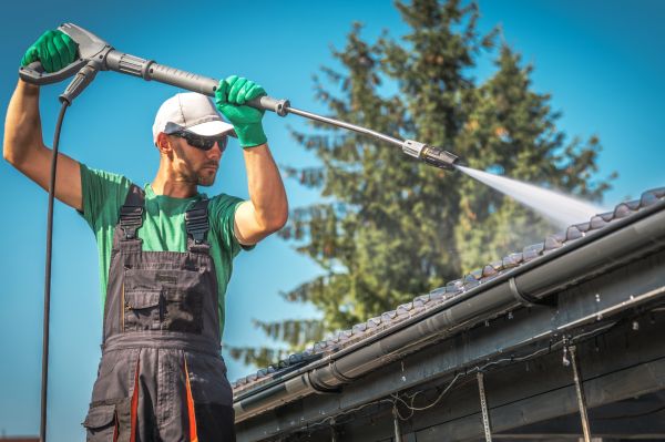 Gutter Washing in Costa Mesa