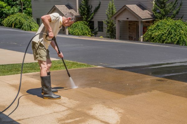 Concrete Pressure Cleaning in Costa Mesa