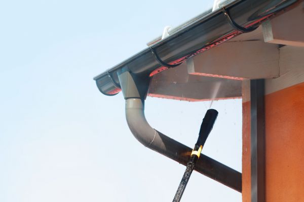 Cost of Eaves Power Washing in Costa Mesa